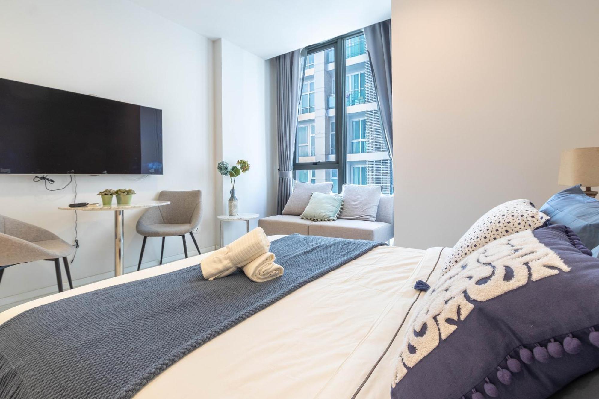 Hyde Sukhumvit 11 Branded Suites Bangkok Ngoại thất bức ảnh