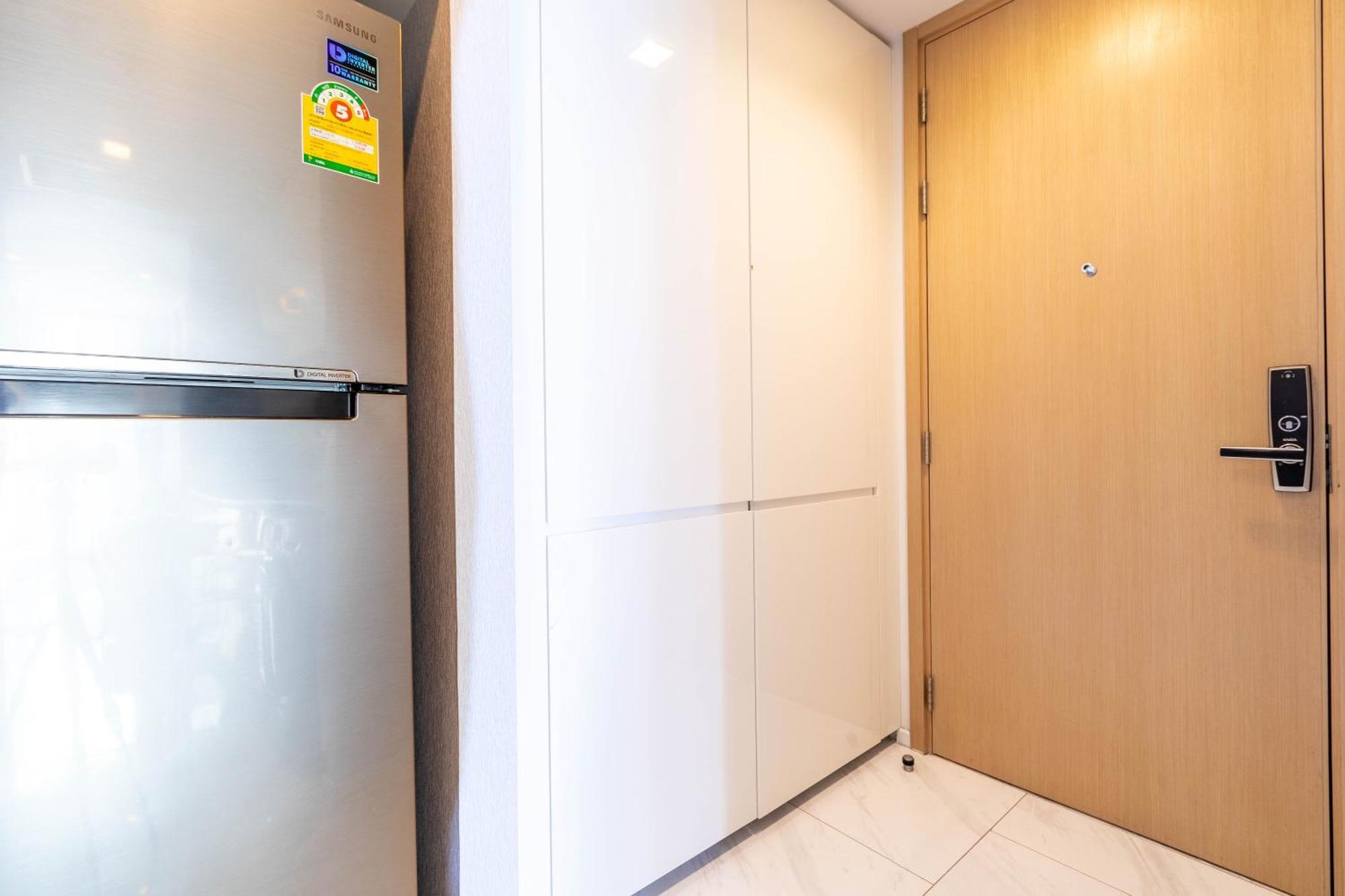 Hyde Sukhumvit 11 Branded Suites Bangkok Ngoại thất bức ảnh